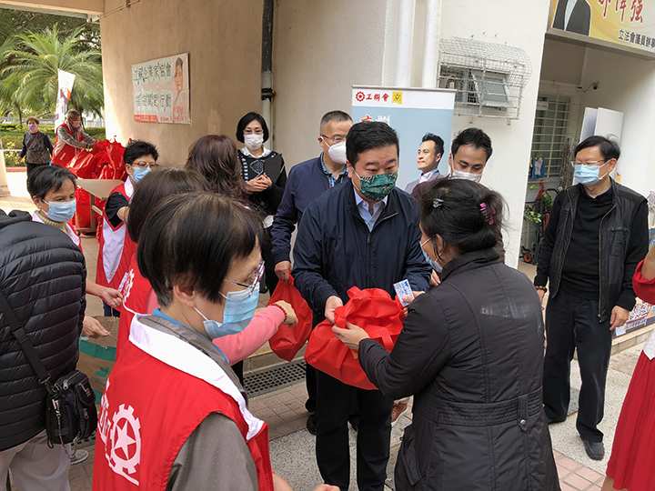 20210208 協會舉辧“疫境送暖 派贈福袋”活動.jpg
