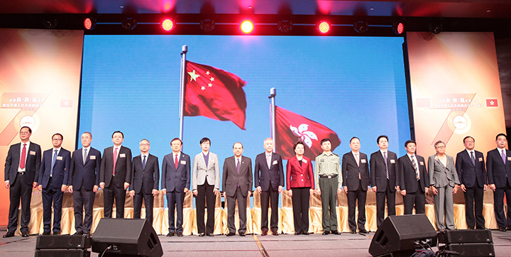 文章附图